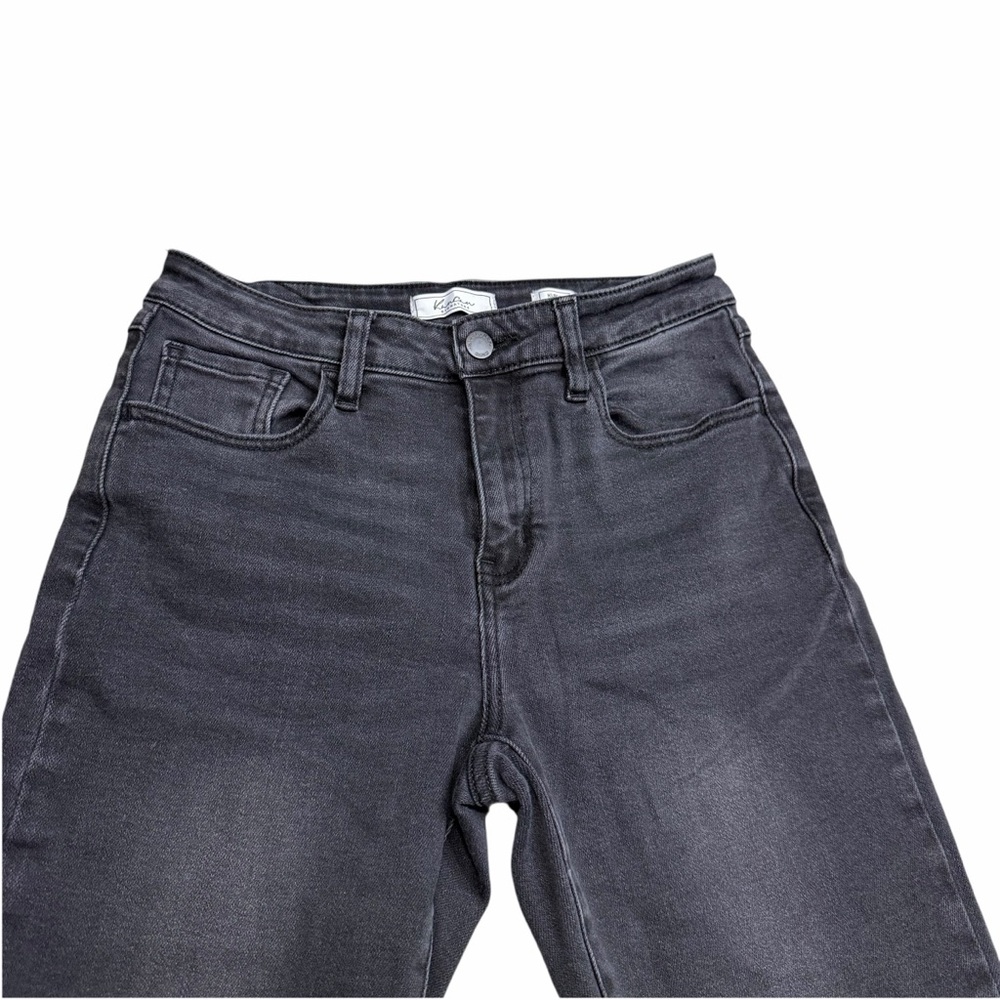 KanCan Signature Kurvy High Rise Cropped Straight Jeans | Black | Size 26 - Picture 2 of 6